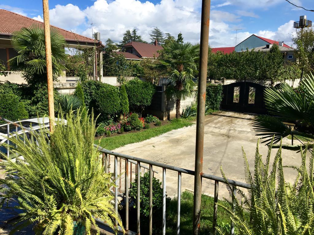 Guest House Lali Kostava 14 Zugdidi Buitenkant foto